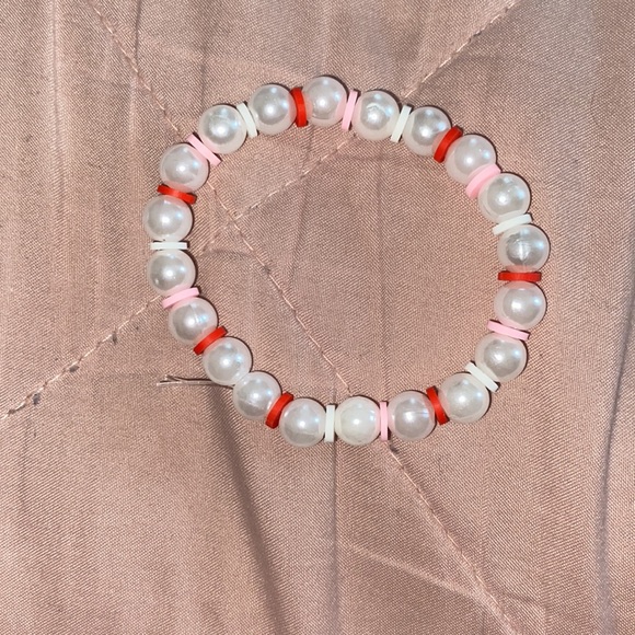pearl red white and light pink bracelet - Picture 2 of 3